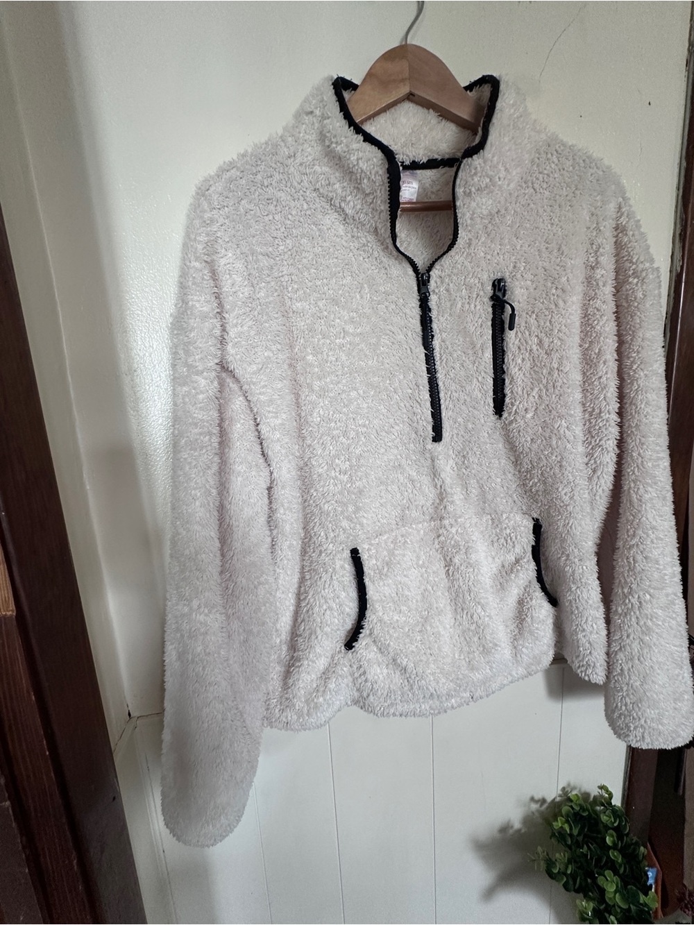 No Boundaries Junior 3XL Cozy White Fuzzy Quarter-Zip Pullover with Black Trim